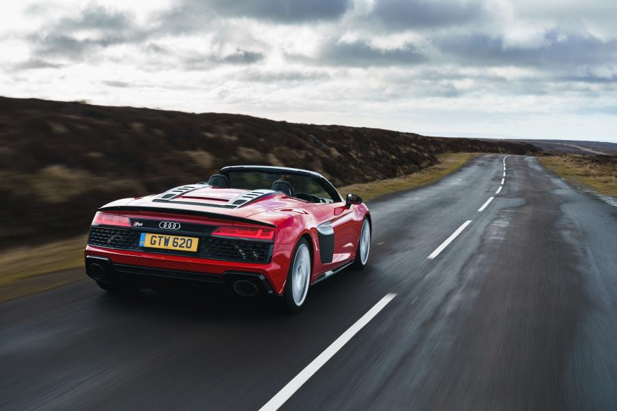  Audi R8 V10 Performance Spyder 2019 года  (UK) (фото 24 из 40)